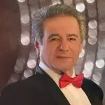 دانلود آهنگ عشقت نمی میرد “ورژن پیانو” از عارف